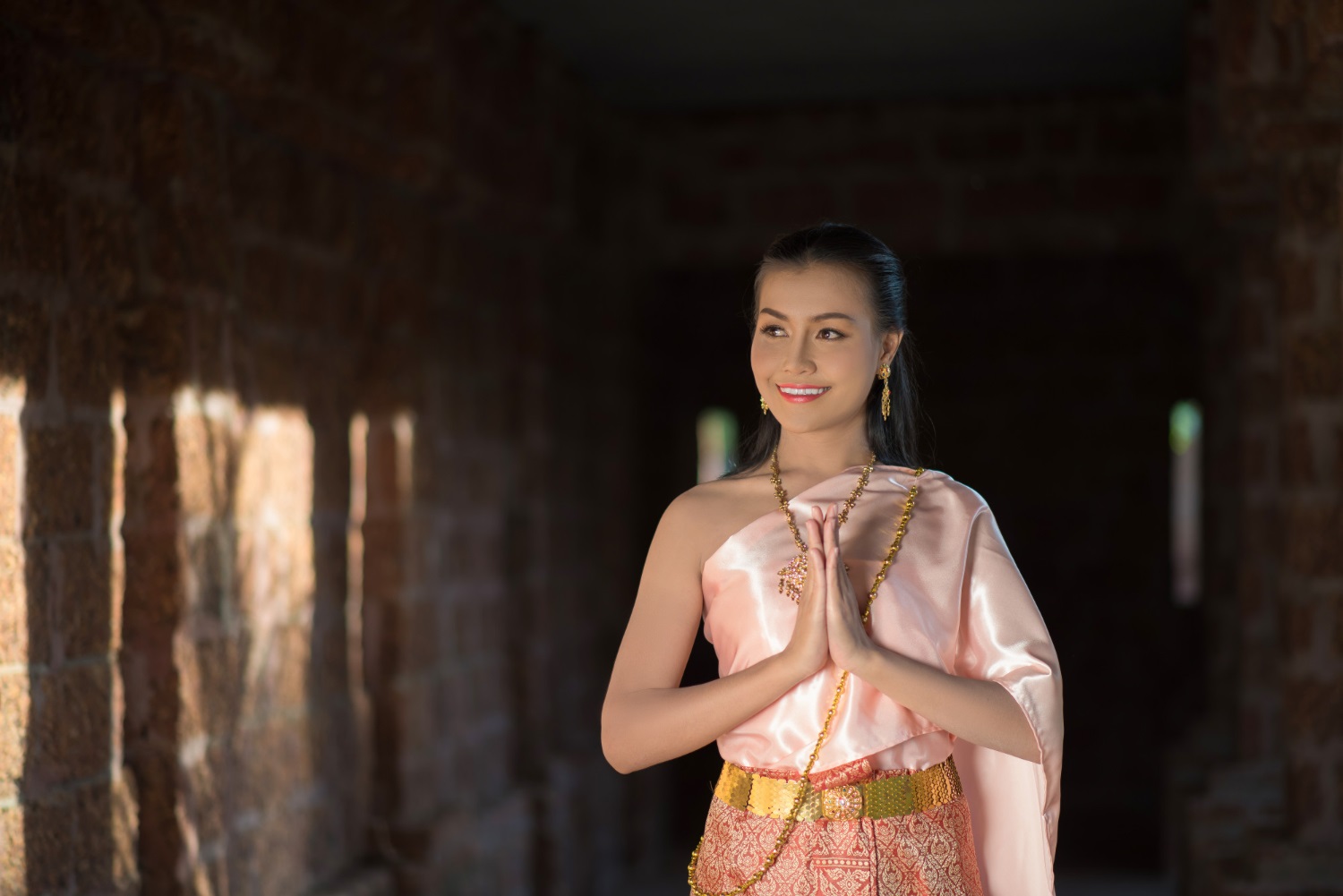 why thai people are respectful